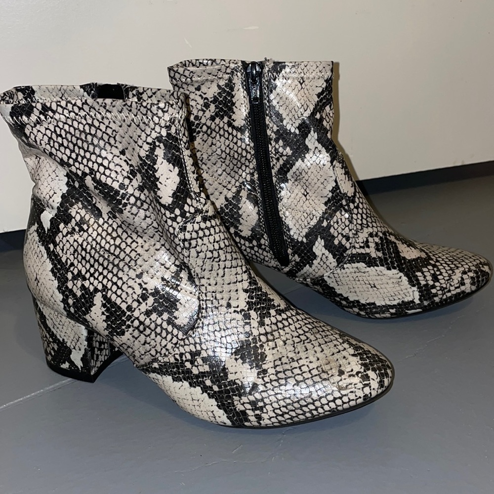 Snake booties